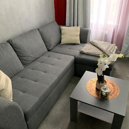 Exklusive Stadtwohnung Am Elbradweg: Best-Preis-Fewo Rathausblick 1 Fuer Max. 3 Pers. Inkl. Wlan, Prime Video & Self Check-In Wittenberge Exterior photo