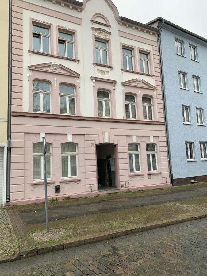 Exklusive Stadtwohnung Am Elbradweg: Best-Preis-Fewo Rathausblick 1 Fuer Max. 3 Pers. Inkl. Wlan, Prime Video & Self Check-In Wittenberge Exterior photo